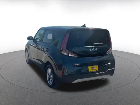 Used 2025 Kia Soul LX w/ LX Technology Package FWD image 11