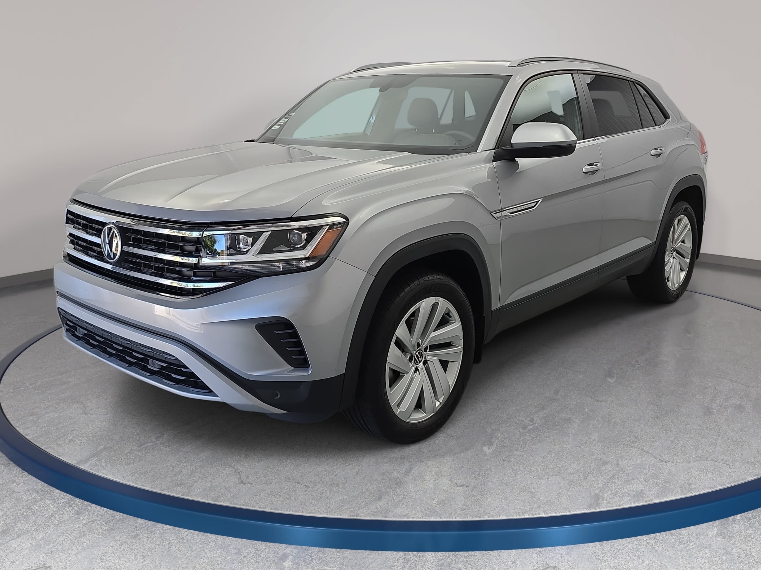Used 2020 Volkswagen Atlas Cross Sport SE w/ Panoramic Sunroof Package FWD image 1