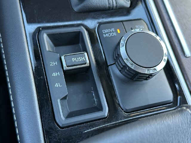 Used 2025 Toyota Sequoia Capstone AWD/4WD image 38