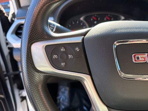 Used 2021 GMC Acadia SLE image 20