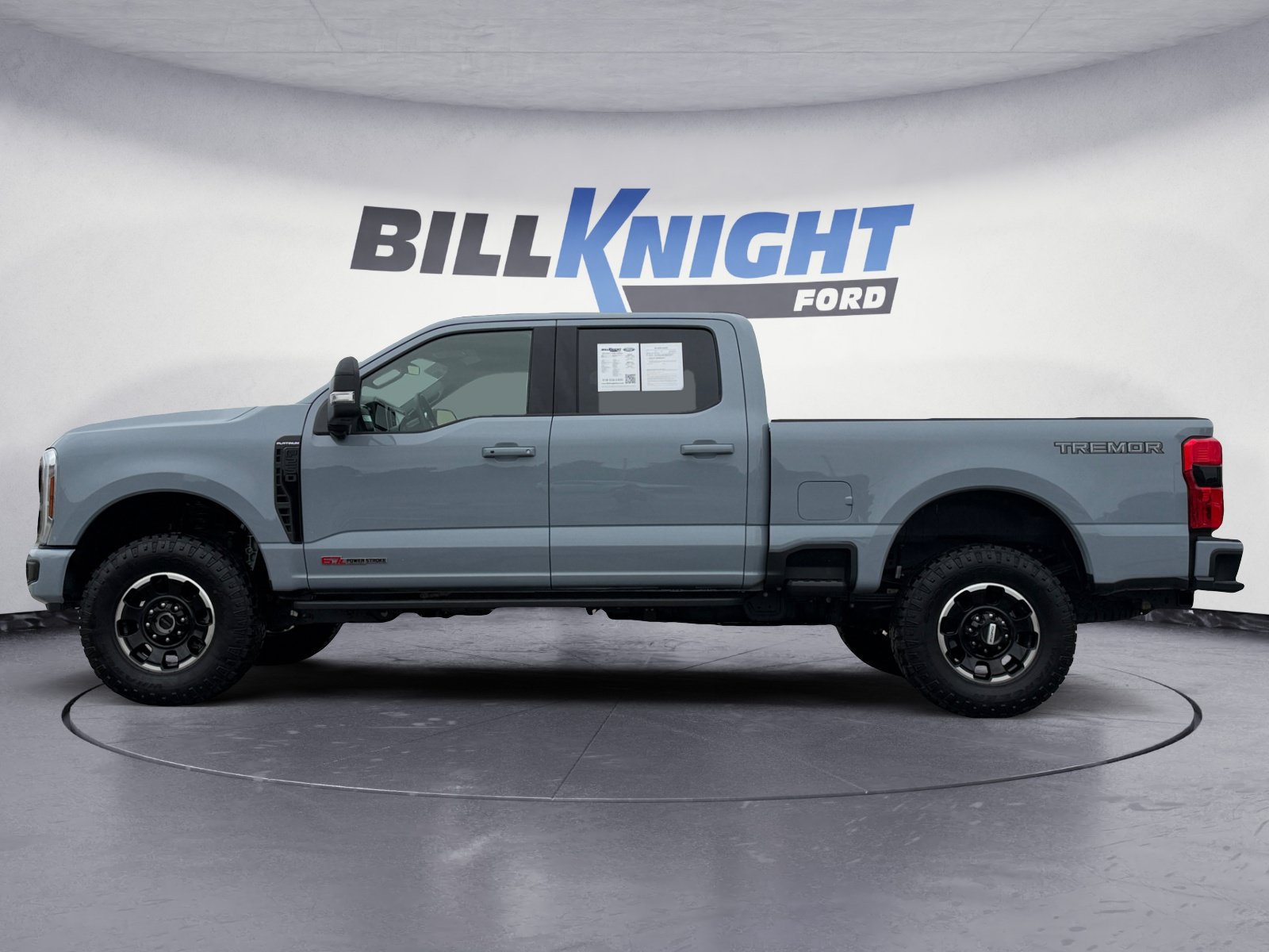 Used 2026 Ford F250 Platinum w/ Tremor Off-Road Package AWD/4WD image 2