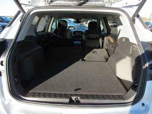 Used 2021 GMC Terrain SLE w/ Driver Convenience Package image 27