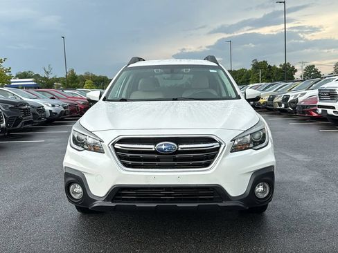 Used 2019 Subaru Outback 2.5i Premium w/ Popular Package #2 AWD/4WD image 2