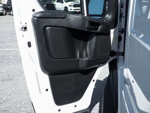 Used 2025 RAM ProMaster 2500 w/ Convenience Group FWD image 18