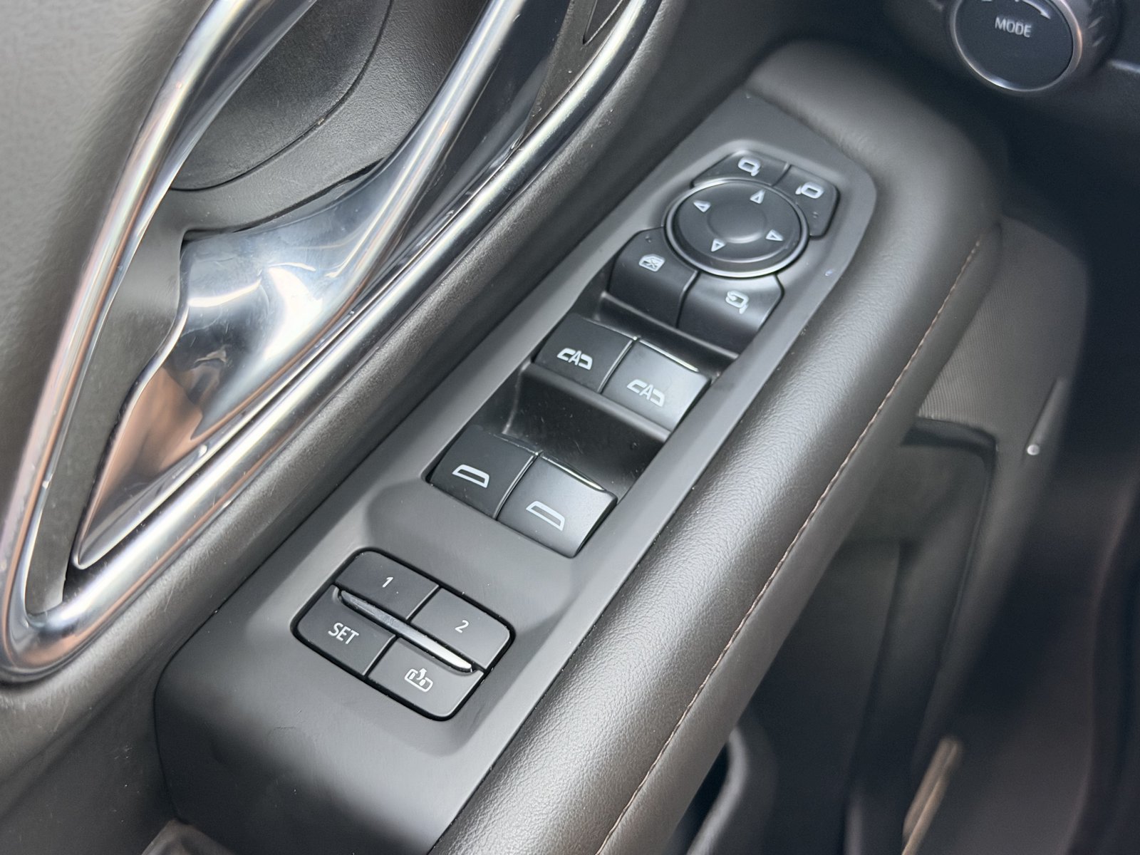 Used 2024 Chevrolet Tahoe High Country w/ Advanced Technology Package AWD/4WD image 18