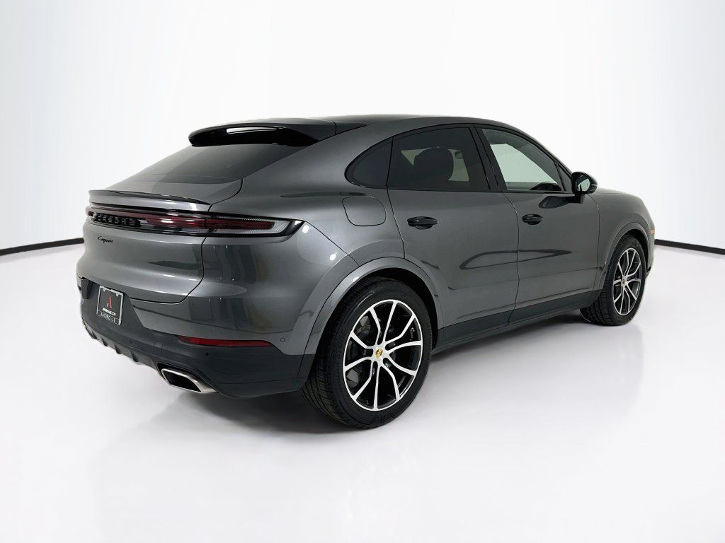 Certified 2024 Porsche Cayenne Coupe AWD/4WD image 7