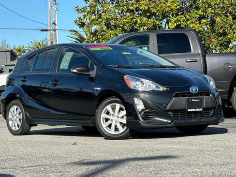Used 2017 Toyota Prius C Two image 2