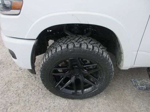 New 2026 RAM 1500 Laramie AWD/4WD image 9