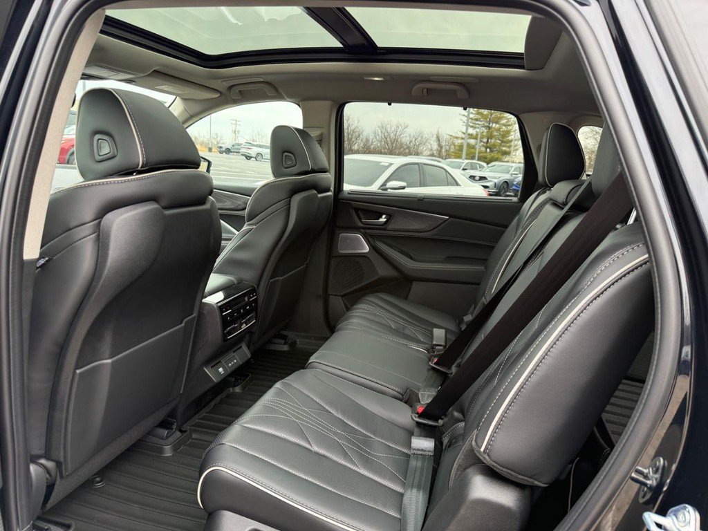 Certified 2026 Acura MDX w/ Advance Package AWD/4WD image 6