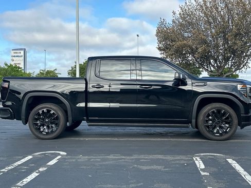 Used 2025 GMC Sierra 1500 Denali w/ Denali Reserve Package AWD/4WD image 3