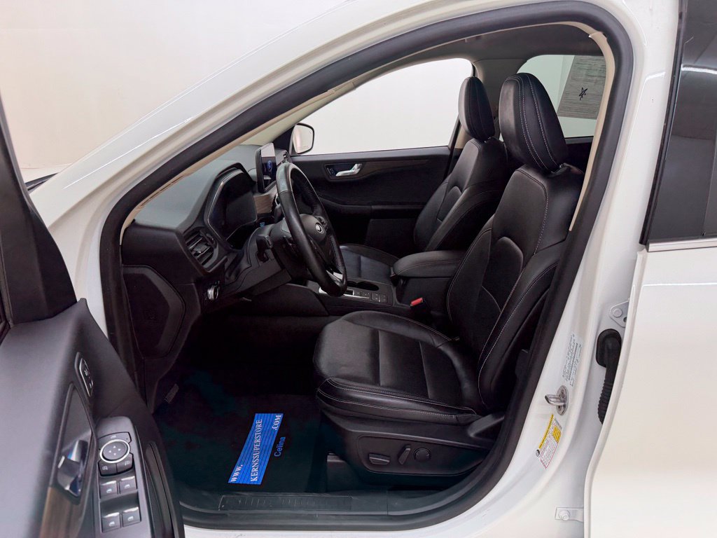 Used 2020 Ford Escape Titanium AWD/4WD image 17