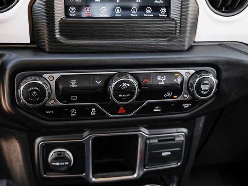 Used 2023 Jeep Gladiator Sport AWD/4WD image 30