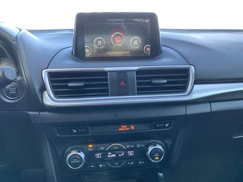 Used 2018 MAZDA MAZDA3 Touring image 22