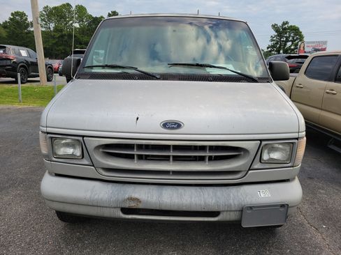 Used 2000 Ford E-250 and Econoline 250 RWD image 2