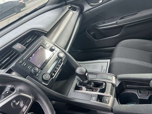 Used 2018 Honda Civic Sport image 11