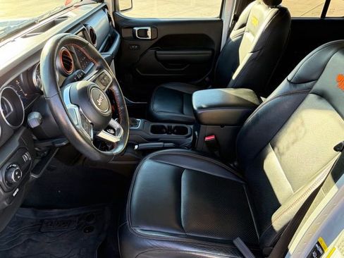 Used 2023 Jeep Gladiator Mojave w/ Cold Weather Group image 13