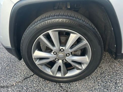 Used 2013 Jeep Grand Cherokee Laredo image 8