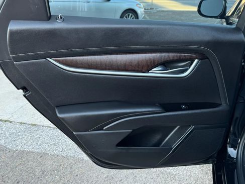 Used 2018 Cadillac XTS Luxury image 18