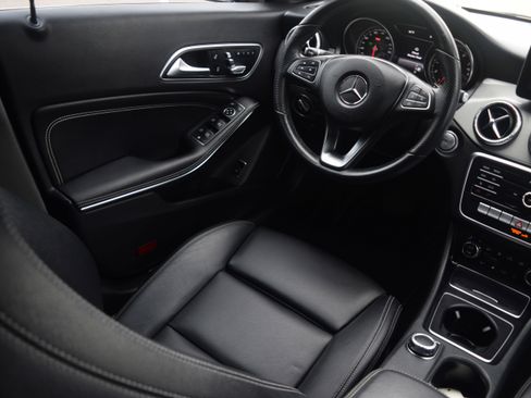 Used 2019 Mercedes-Benz CLA 250 image 2