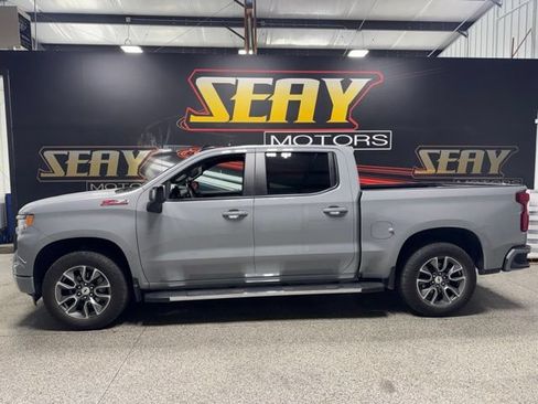 Used 2025 Chevrolet Silverado 1500 RST AWD/4WD image 2
