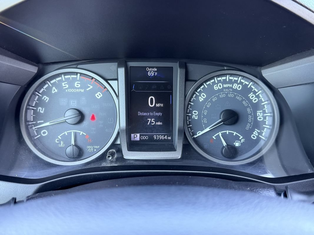 Used 2016 Toyota Tacoma TRD Off-Road w/ Towing Package RWD image 25