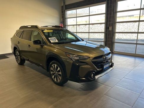 Used 2025 Subaru Outback Limited image 2