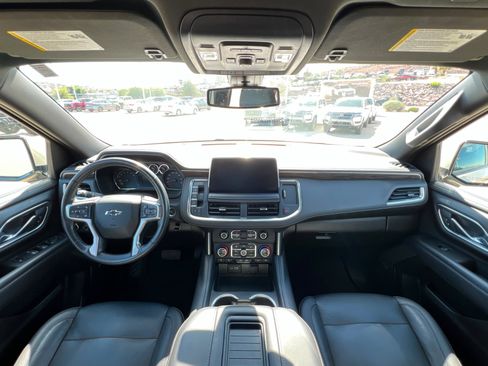 Used 2021 Chevrolet Suburban Z71 w/ Luxury Package AWD/4WD image 9