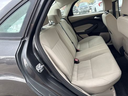 Certified 2017 Ford Focus SE image 24