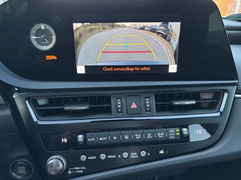 Used 2023 Lexus ES 350 w/ Premium Package image 22