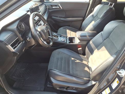 Used 2024 Mitsubishi Outlander SE AWD/4WD image 12