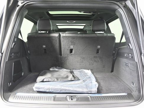 New 2026 Jeep Grand Wagoneer Summit w/ Premium Group III image 18