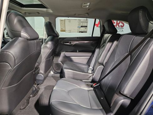New 2026 Toyota Highlander Limited AWD/4WD image 21