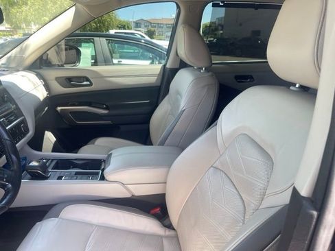 Used 2022 Nissan Pathfinder Platinum w/ Cargo Package FWD image 3
