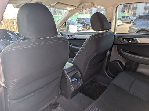 Used 2019 Subaru Outback 2.5i Premium image 13