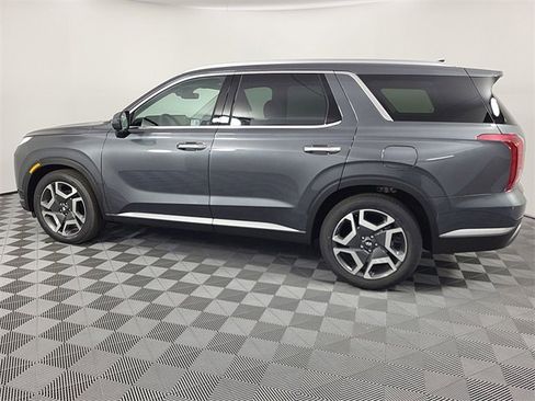 Certified 2025 Hyundai Palisade SEL image 2