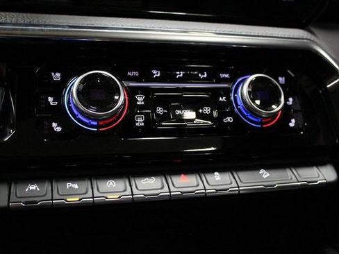 New 2026 GMC Sierra 1500 Denali w/ Technology Package AWD/4WD image 28