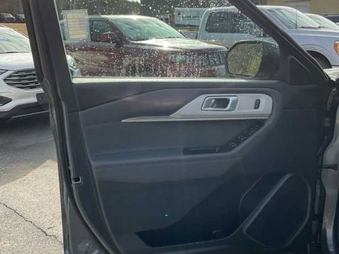 Used 2026 Ford Explorer Active AWD/4WD image 19