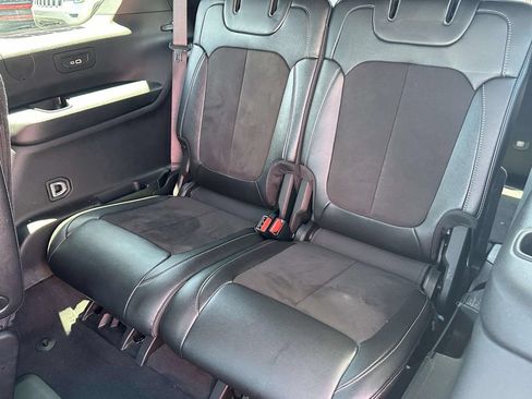 Used 2024 Jeep Grand Cherokee L Altitude AWD/4WD image 11