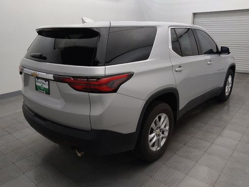 Used 2022 Chevrolet Traverse LS FWD image 9