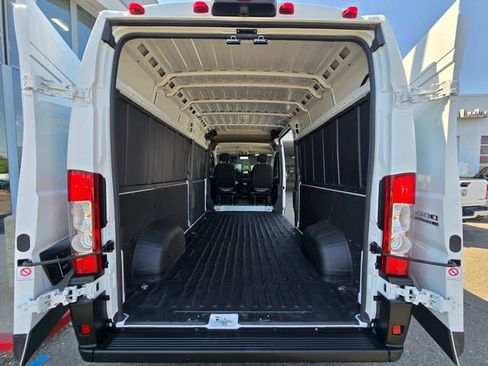 Used 2025 RAM ProMaster 2500 w/ Safety Group FWD image 21
