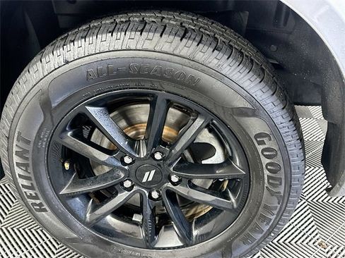 Used 2020 Dodge Journey SE w/ Blacktop Package image 29