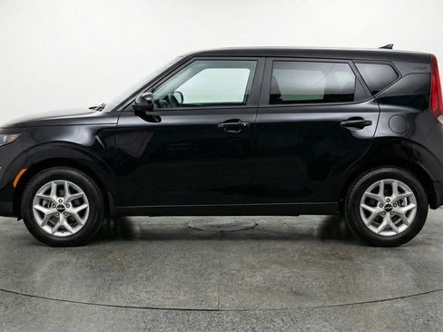 Used 2025 Kia Soul LX w/ LX Technology Package FWD image 5