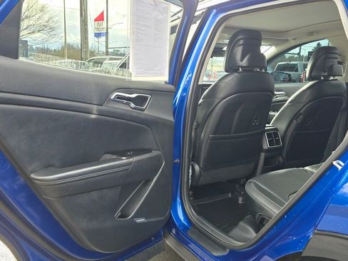 Used 2023 Kia Sportage SX image 19