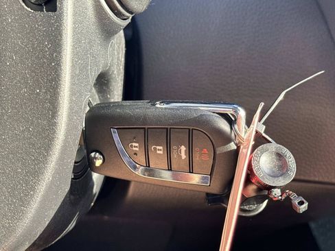 Used 2021 Toyota Corolla LE FWD image 25