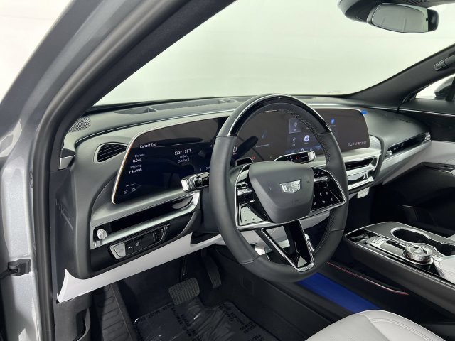 Used 2026 Cadillac Lyriq Sport AWD/4WD image 10