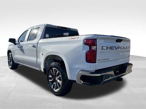 Used 2022 Chevrolet Silverado 1500 LT AWD/4WD image 4