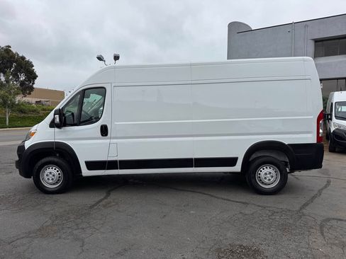 Used 2024 RAM ProMaster 2500 w/ Convenience Group FWD image 7