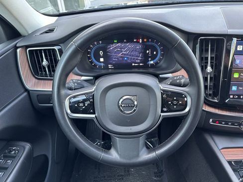 Used 2023 Volvo XC60 B5 Plus AWD/4WD image 14