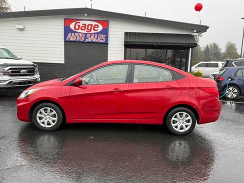 Used 2013 Hyundai Accent GLS image 3