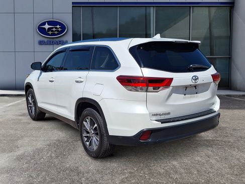 Used 2019 Toyota Highlander XLE image 4
